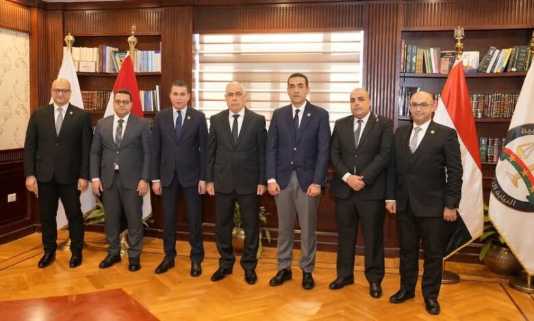 النائب العام يستقبل رئيس الاستئناف لنيابة استئناف قنا لعرض الكشوف ربع السنوية بدائرة نيابته 1 النائب العام يستقبل رئيس الاستئناف لنيابة استئناف قنا لعرض الكشوف ربع السنوية بدائرة نيابته