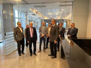 محافظ قنا يؤكد تطوير مركز خدمات المستثمرين لتحويله إلى منصة لجذب الاستثمارات 3 محافظ قنا يؤكد تطوير مركز خدمات المستثمرين لتحويله إلى منصة لجذب الاستثمارات