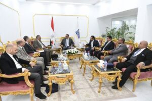 محافظ قنا يبحث مع رئيس هيئة المثلث الذهبي سبل تعزيز الاستثمار وتنمية المنطقة الاقتصادية 2  محافظ قنا يبحث مع رئيس هيئة المثلث الذهبي سبل تعزيز الاستثمار وتنمية المنطقة الاقتصادية