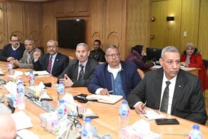 محافظ قنا يستعرض أبرز القضايا الخدمية والاستثمارية مع نواب الشعب والشيوخ 3 محافظ قنا يستعرض أبرز القضايا الخدمية والاستثمارية مع نواب الشعب والشيوخ