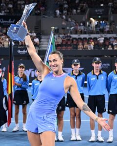 النجمة سابالينكا تتوج بباكورة ألقابها في العام الجديد 2025 للتنس 2 النجمة سابالينكا تتوج بباكورة ألقابها في العام الجديد 2025 للتنس