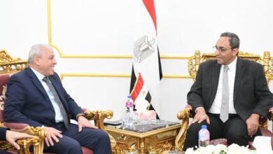 محافظ قنا يوقع بروتوكول تعاون لإنشاء مزرعة نموذجية لإنتاج شتلات قصب السكر بالمراشدة