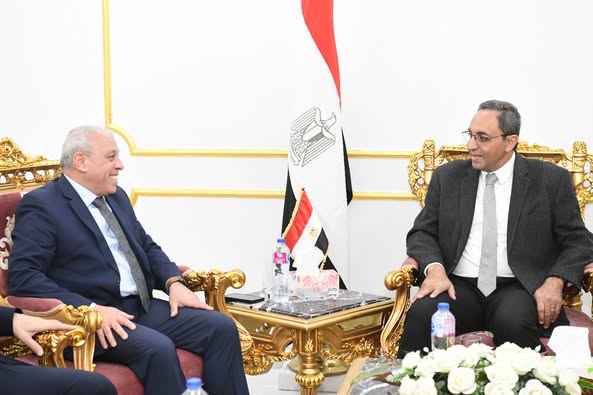 محافظ قنا يوقع بروتوكول تعاون لإنشاء مزرعة نموذجية لإنتاج شتلات قصب السكر بالمراشدة 1 محافظ قنا يوقع بروتوكول تعاون لإنشاء مزرعة نموذجية لإنتاج شتلات قصب السكر بالمراشدة