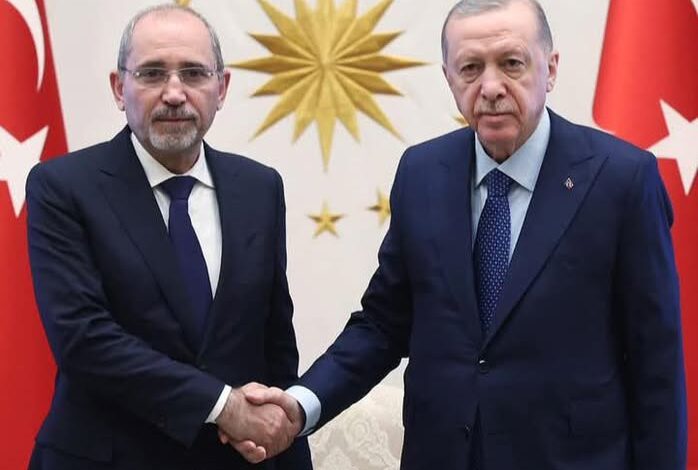 الصفدي ينقل رسالة من العاهل الأردني إلى الرئيس التركي تتعلق بتطورات الأوضاع الإقليمية 1 الصفدي ينقل رسالة من العاهل الأردني إلى الرئيس التركي تتعلق بتطورات الأوضاع الإقليمية