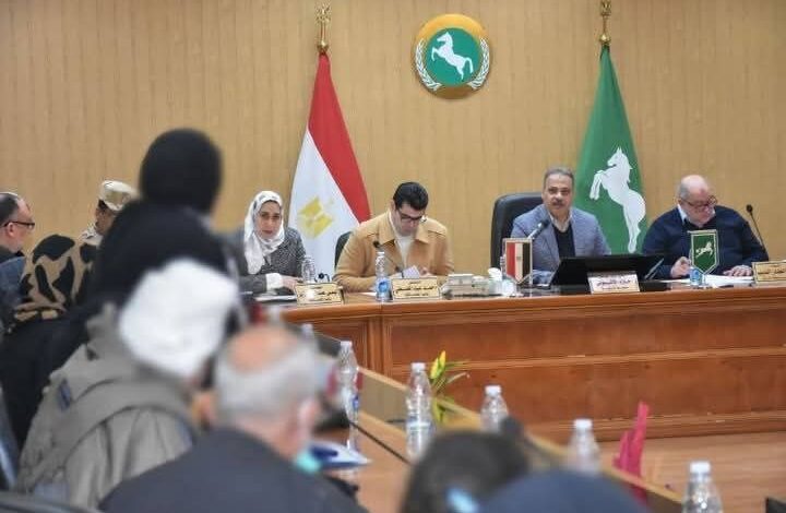 محافظ الشرقية يكلف مديري المديريات الخدمية بتوفير المساعدات اللازمة إستجابة لشكاوى المواطنين