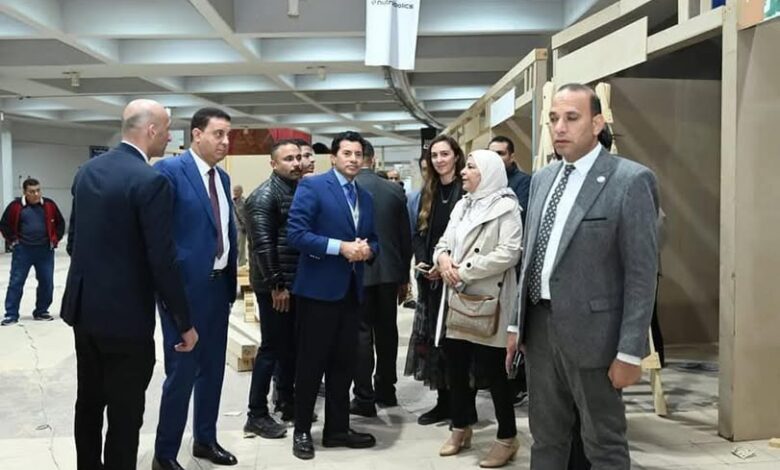 وزير الشباب والرياضة يتفقد استعدادات إقامة معرض "بيزنس يا شباب" 1 وزير الشباب والرياضة يتفقد استعدادات إقامة معرض "بيزنس يا شباب"