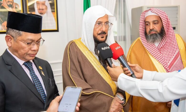 "وزير الشؤون الإسلامية" يشهد جلسة مباحثات مع وزير الشؤون الدينية بماليزيا