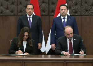 رئيسا وزراء مصر والعراق يشهدان التوقيع على عدد من وثائق التعاون