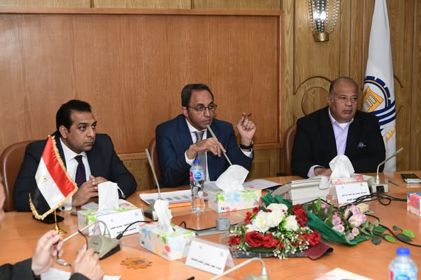 محافظ قنا يتابع مستجدات تقنين أراضي أملاك الدولة ويشدد على سرعة إنهاء الطلبات 1 محافظ قنا يتابع مستجدات تقنين أراضي أملاك الدولة ويشدد على سرعة إنهاء الطلبات