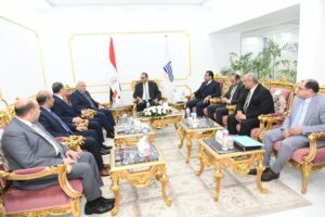 محافظ قنا يوقع بروتوكول تعاون لإنشاء مزرعة نموذجية لإنتاج شتلات قصب السكر بالمراشدة 3 محافظ قنا يوقع بروتوكول تعاون لإنشاء مزرعة نموذجية لإنتاج شتلات قصب السكر بالمراشدة