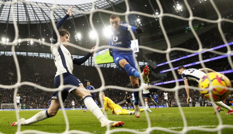  ليستر سيتي يعمق جراح توتنهام بالهزيمة الرابعة على التوالي