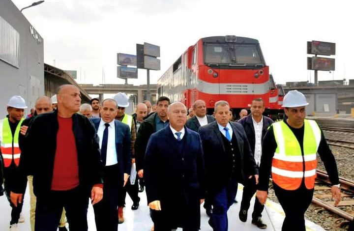 وزير الصناعة يتفقد مشروع إنشاء ورشة صيانة جرارات GE الجديدة بأرض مهمشة 1 وزير الصناعة يتفقد مشروع إنشاء ورشة صيانة جرارات GE الجديدة بأرض مهمشة