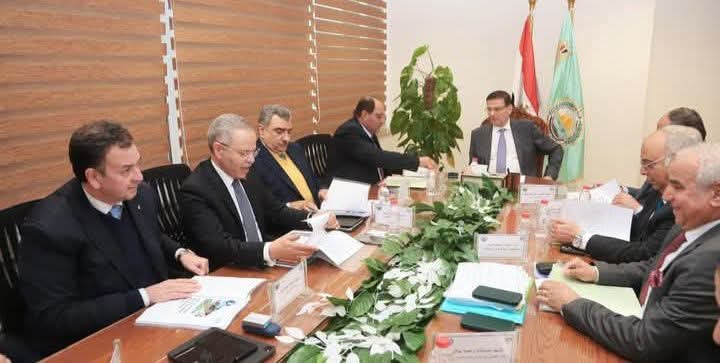 وزير الزراعة يبحث الموقف التنفيذي للمشروعات الممولة من الجهات الأجنبية المانحة 