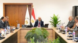 وزير الصحة يبحث الفرص الاستثمارية في القطاع الصحي مع وفد مجموعة «أثينا الطبية» 2 وزير الصحة يبحث الفرص الاستثمارية في القطاع الصحي مع وفد مجموعة «أثينا الطبية»