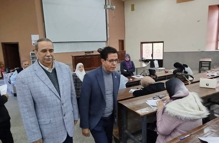 رئيس جامعة بنها يتفقد الامتحانات بكلية العلوم وورش كلية الهندسة ببنها