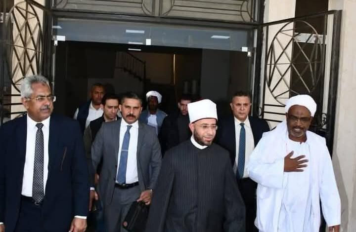 وزير الأوقاف يلتقي قيادات الدعوة وشيوخ القبائل بحلايب وشلاتين