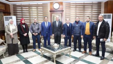 محافظ المنيا يبحث مع وفد صندوق الإسكان الاجتماعي إجراءات تسليم وحدات الإسكان 