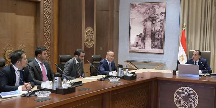 رئيس الوزراء يلتقي نائب رئيس "مجموعة جيلي أوتو القابضة" 1 رئيس الوزراء يلتقي نائب رئيس "مجموعة جيلي أوتو القابضة"
