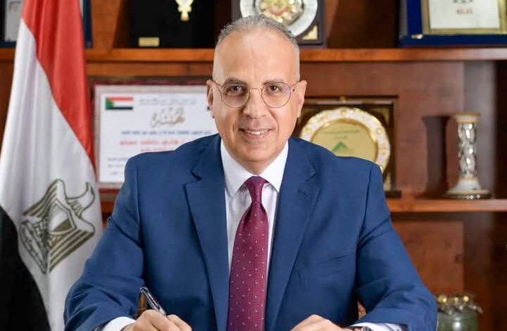 سويلم يتابع حالة محطات رفع المياه ومجهودات مصلحة الميكانيكا والكهرباء
