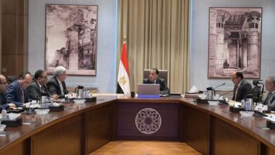 استعراض خطة تطوير مستشفيات "قصر العيني".. وأرض جديدة لتوسعات "جامعة حلوان"