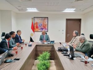 نائب وزير الإسكان يلتقي مسئولي ‏أحد التحالفات العالمية المهتمة بصناعة مواتير وطلمبات المياه 