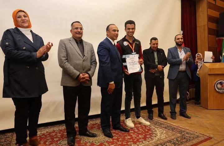 محافظ المنيا: دعم قضايا البيئة تضمن مستقبلا أكثر استدامة للأجيال القادمة 1 محافظ المنيا: دعم قضايا البيئة تضمن مستقبلا أكثر استدامة للأجيال القادمة