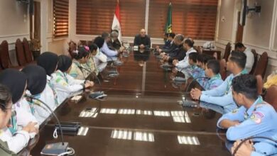 محافظ القليوبية يكرم طلائع مركز شباب منطي لفوزهم بالمركز الأول في الكشافة