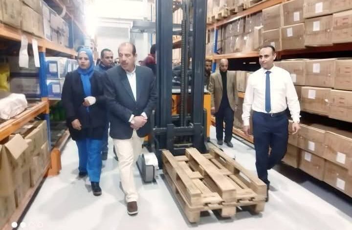 نائب وزير الصحة يرافقه وكيل الوزارة بالشرقية يتفقد مشروع المخازن الاستراتيجية ببلبيس 1 نائب وزير الصحة يرافقه وكيل الوزارة بالشرقية يتفقد مشروع المخازن الاستراتيجية ببلبيس