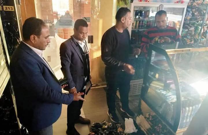 جهاز حماية المستهلك ومديرية الصحة تضبط وتعدم 512 كجم لسلع منتهية الصلاحية 1 جهاز حماية المستهلك ومديرية الصحة تضبط وتعدم 512 كجم لسلع منتهية الصلاحية