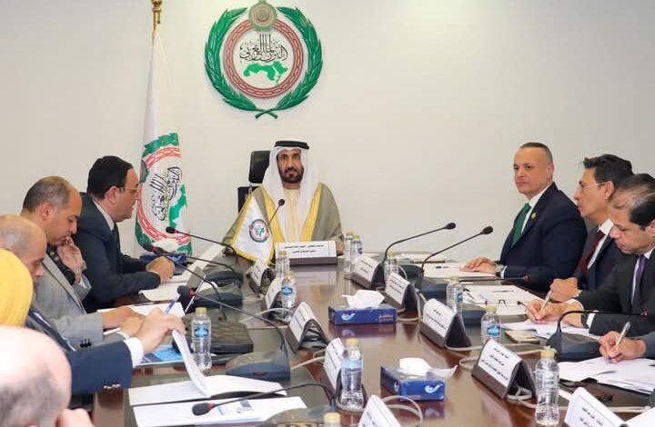 رئيس البرلمان العربي يترأس الاجتماع التنسيقي الأول لإعداد الاستراتيجية العربية للاقتصاد الأزرق 1 رئيس البرلمان العربي يترأس الاجتماع التنسيقي الأول لإعداد الاستراتيجية العربية للاقتصاد الأزرق