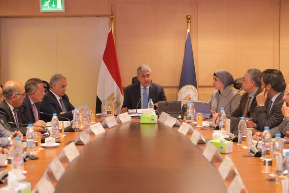 وزير السياحة والآثار يترأس اجتماع مجلس إدارة هيئة المتحف المصري الكبير 1 وزير السياحة والآثار يترأس اجتماع مجلس إدارة هيئة المتحف المصري الكبير