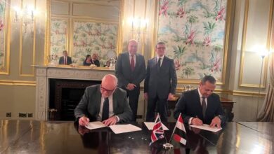   وزير الطيران يعقد اجتماعات هامة مع كبرى الشركات البريطانية لتعزيز التعاون في مجالات تطوير المطارات  