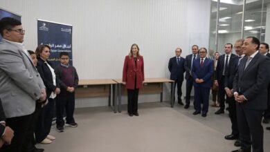 رئيس الوزراء يلتقي عددا من خريجى مبادرات أجيال مصر الرقمية ومدارس WE للتكنولوجيا التطبيقية