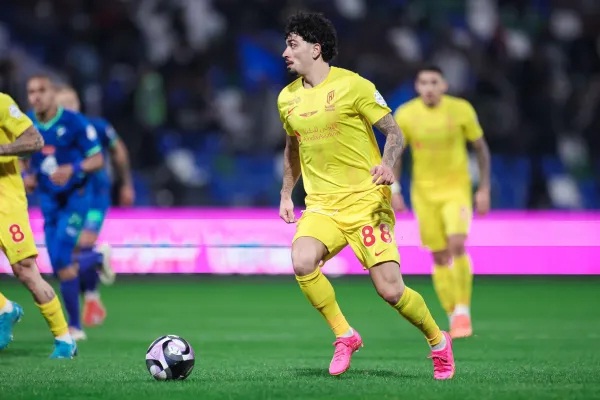 القادسية يتعثر بالتعادل أمام الفتح في دوري روشن السعودي