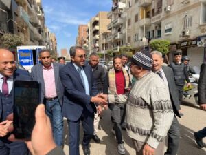 محافظ قنا يجري جولة ميدانية مفاجئة لمتابعة أسعار السلع الغذائية بنجع حمادي