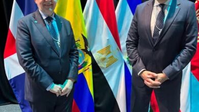 وزير الطيران يشارك في جلسة حوارية تحت عنوان "مواجهة التحديات وتعزيز الاستدامة للطيران المدني"