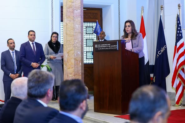 وزيرة التنمية تشهد حفل تخريج 40 متدرباً من الوزارة والمحافظات بعد حصولهم على برنامج بالجامعة الأمريكية 1 وزيرة التنمية تشهد حفل تخريج 40 متدرباً من الوزارة والمحافظات بعد حصولهم على برنامج بالجامعة الأمريكية