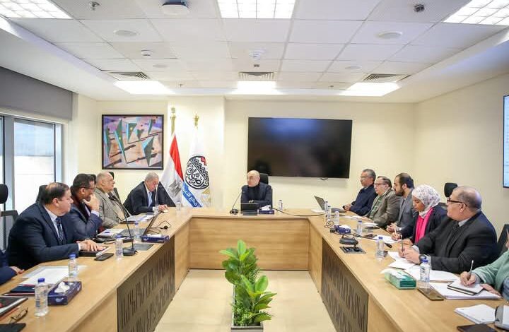 وزير قطاع الأعمال العام يتابع آخر مستجدات قطاع الصناعات المعدنية التابع للوزارة 1 وزير قطاع الأعمال العام يتابع آخر مستجدات قطاع الصناعات المعدنية التابع للوزارة