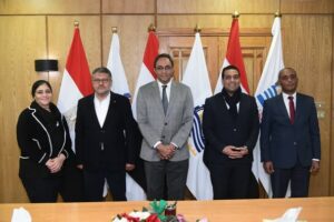 محافظ قنا يشهد توقيع بروتوكول تعاون لإقامة مركز حضاري متكامل بنقادة 2 محافظ قنا يشهد توقيع بروتوكول تعاون لإقامة مركز حضاري متكامل بنقادة