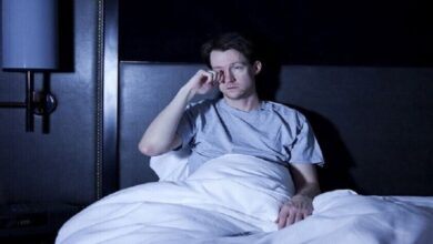 إليك حيلة بسيطة لتغفو بسهولة إذا كان عقلك لا يهدأ ليلا !