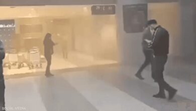 اخماد حريق في مطار رفيق الحريري في بيروت