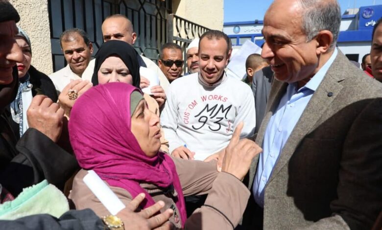 محافظ المنيا يتابع إنهاء ملفات التصالح فى مخالفات البناءمن داخل المركز التكنولوجى 