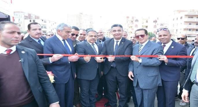 وزير التموين يفتتح السوق الحضارى بمدينة العاشر من رمضان