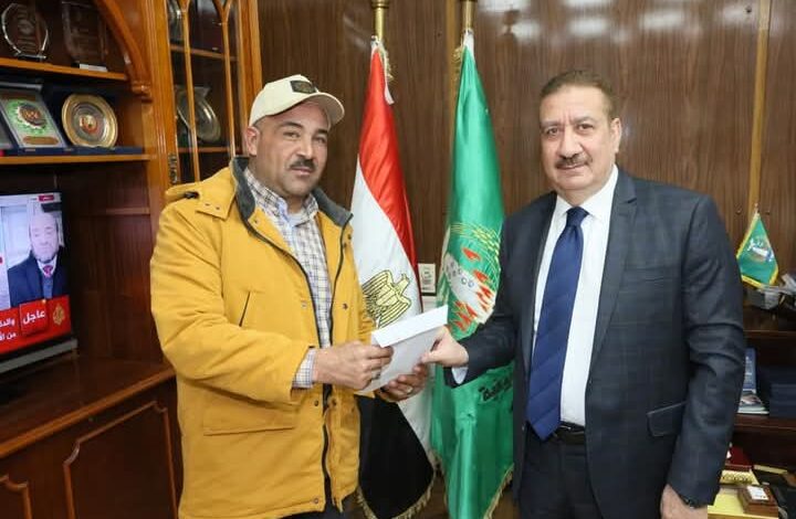 محافظ المنوفية يكرّم نموذجًا مشرفًا لتطوير البيئة ويؤكد: رضا المواطن أولويتنا
