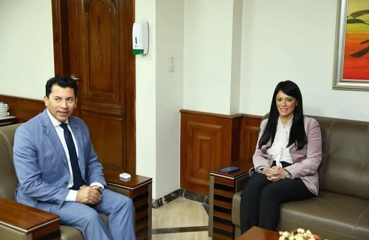 وزيرا التخطيط والشباب والرياضة يناقشان آخر تطورات الاستراتيجية الوطنية للشباب والرياضة 1 وزيرا التخطيط والشباب والرياضة يناقشان آخر تطورات الاستراتيجية الوطنية للشباب والرياضة