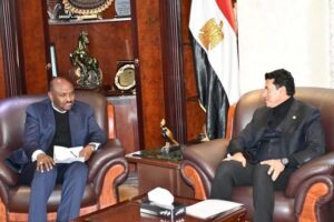وزير الشباب : يلتقي سفير جمهورية جيبوتي لبحث سبل التعاون 