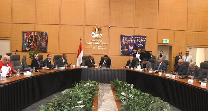 وزير الإسكان:يعقد اجتماعه الدوري مع أعضاء مجلسي "النواب والشيوخ" لبحث مطالب دوائرهم 1 وزير الإسكان:يعقد اجتماعه الدوري مع أعضاء مجلسي "النواب والشيوخ" لبحث مطالب دوائرهم