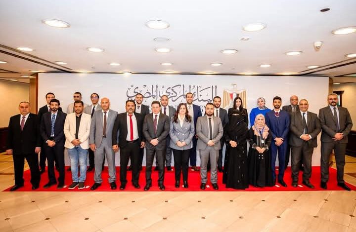 البنك المركزي المصري يستقبل وفدًا من نظيره اليمنى للتعرف على التجربة المصرية الرائدة في مجال نظم وخدمات الدفع 