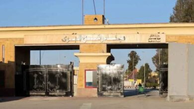 مصدر مسئول إدخال 8 شاحنات فقط إلى قطاع غزة بسبب عرقلة إسرائيل 
