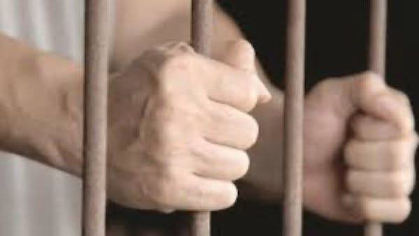 المشدد 7 سنوات لجزار في اتهامه بقتل شخص طعنا بالخصوص 1 المشدد 7 سنوات لجزار في اتهامه بقتل شخص طعنا بالخصوص